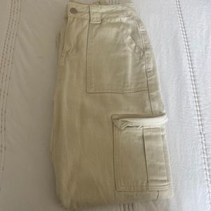 Beige/Cream colored cargo pant